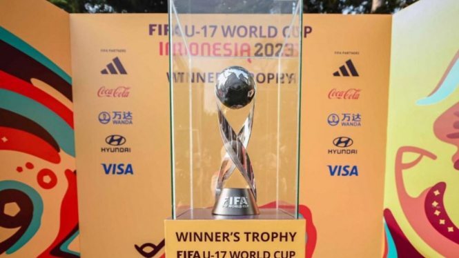 Trofi Piala Dunia U-17 2023