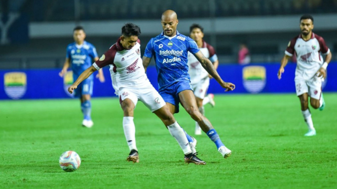 Duel Persib Bandung vs PSM Makassar