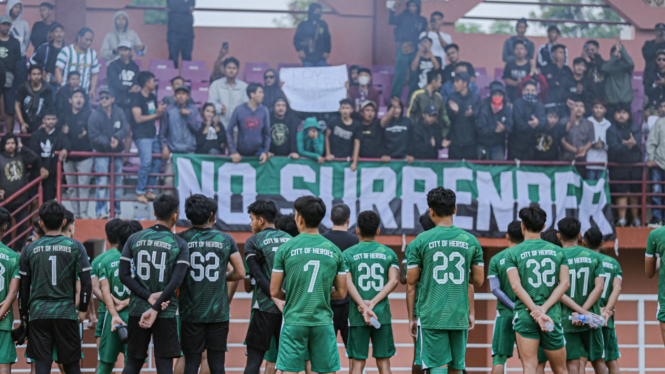 Bonek saksikan latihan Persebaya