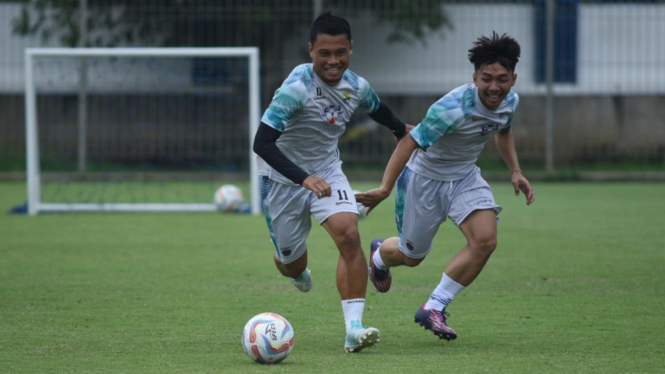Dedi Kusnandar absen saat duel Persib Bandung vs Persik Kediri