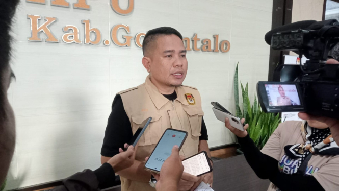 Ketua KPU Kabupaten Gorontalo, Roy Hamrain
