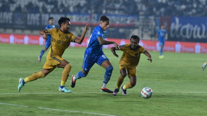 Duel Persib Bandung vs Bhayangkara FC