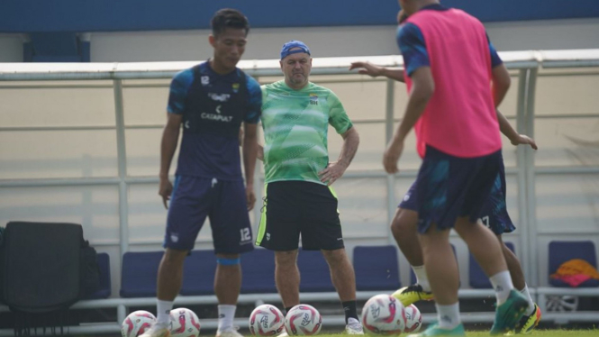 Latihan Persib jelang leg kedua melawan Madura United