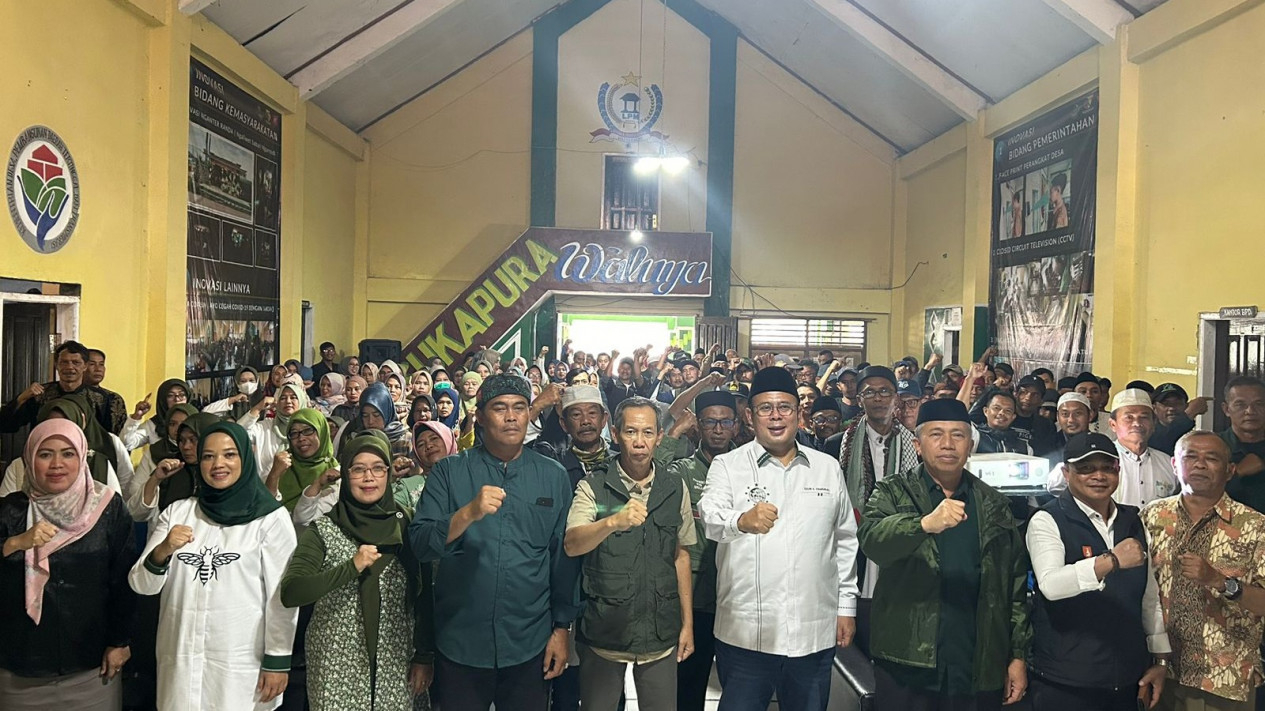 Foto Cucun Ahmad Syamsurijal Sosialisasi Bahaya Pinjol Saat Reses Di ...