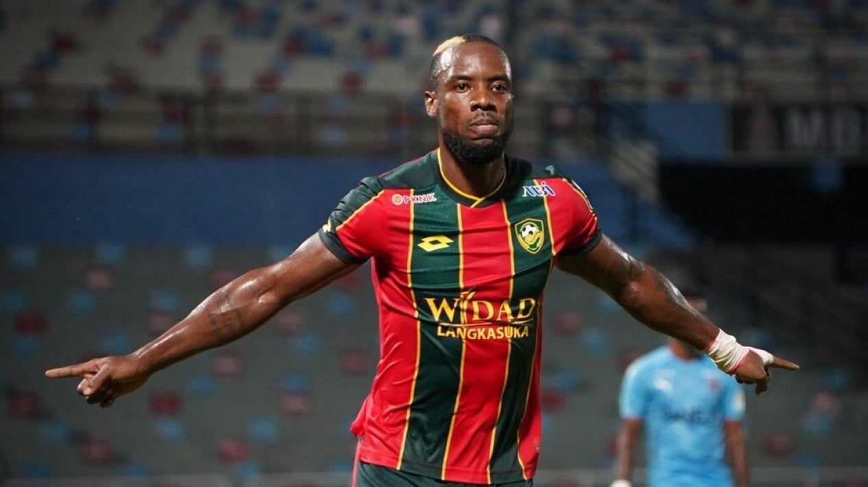 Target Baru, Persib Bandung Dikabarkan Incar Striker Asal Liberia Kpah  Sherman