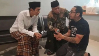 Momen Ayah David Ketemu Para Kiai, Duduk Sembah di Bawah Jadi Sorotan
