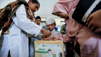 Ikuti Program IMAM, Siswa SLB ABC YPLAB Sisihkan Uang Saku untuk Bantu Sesama