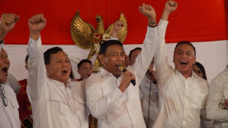 Dampingi Prabowo Subianto, Iwan Bule Turut Sambut Kunjungan Wiranto di Hambalang