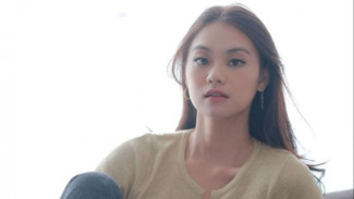 Perempan Berwajah Oriental Ini yang Diduga Selingkuhan Desta