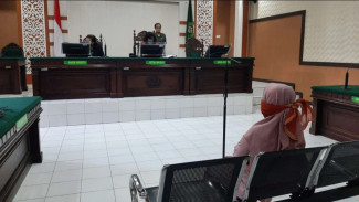 Emak-emak Penyiram Air Kencing ke Rumah Tetangga Divonis 1 Bulan Penjara