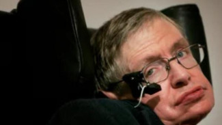 Ilmuwan Stephen Hawking Dapat Memprediksi Waktu Hari Kiamat