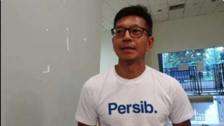 Persib Luncurkan Jersey Ketiga Bertema Galaksi