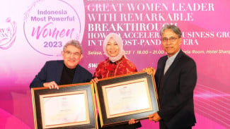Siti Choiriana Raih Penghargaan Indonesia Most Powerful Women Business Leader 2023