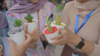 Bio Farma Libatkan Karyawan Lestarikan Lingkungan Lewat Program 'Bottle Exchange with Plants'