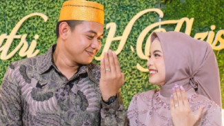 Putri Isnari Jebolan D'Academy Dilamar Sang Kekasih, Uang 2 Milliar Jadi Seserahan