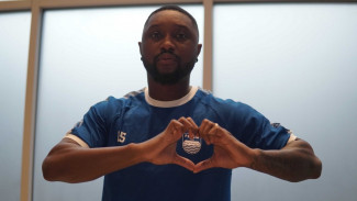 Levy Madinda dan Bojan Hodak Akan Tersedia Saat Persib Jamu Bali United di Pekan Keenam