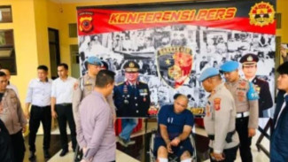 Nekat Bapak dan Anak di Bandung Begal Pengendara Motor di Siang Bolong, Polisi Berhasil Bekuk Pelaku