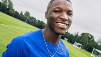 Chelsea Kembali Kalah, Moises Caicedo Jadi Bulan-bulanan Para Fans