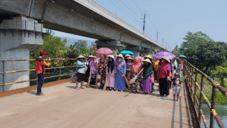 Warga Karawang Tak Terima Jembatan Darurat Bakal Dibongkar untuk Keperluan Proyek Kereta Cepat