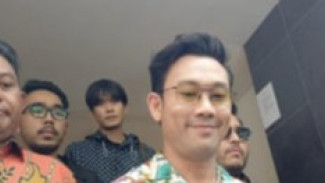 Denny Sumargo Kaget Anak Verny Hasan Anggap Dirinya Ayah Kandung Sejak Lama