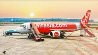 Air Asia Buka Rute India-Indonesia, Sandiaga Optimistis Wisman Tembus 10 Juta Tahun Ini