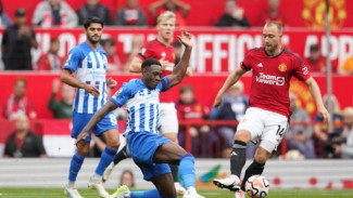 Lini Tengah MU Jadi Sorotan Usai Dikalahkan Brighton di Old Trafford