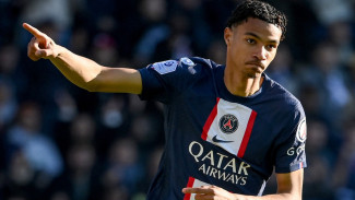 Mubazir Tak Dipakai PSG, Wolves Bersiap Tampung Hugo Ekitike
