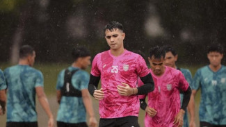 Sosok Nadeo Argawinata Kiper Tangguh Borneo FC
