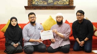 dr. Marlina EmGlow Salurkan Bantuan untuk Palestina Melalui Ustadz Khalid Basalamah