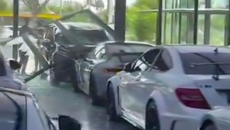 Pengemudi Xpander yang Tabrak Porsche di PIK 2 Siap Ganti Rugi Rp5,7 M