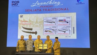 Gandeng Dirjen PPI dan Dinas Pendidikan Serang, PosIND Luncurkan Prangko Seri Senjata Tradisional