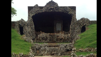 Monumen Sejarah Goa Sunyaragi