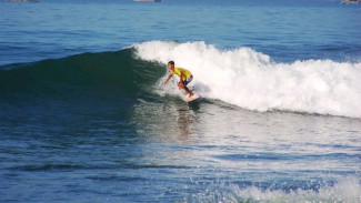 Jelajahi Surga Surfing di Sukabumi Dengan Mengunjungi Pantai Cimaja