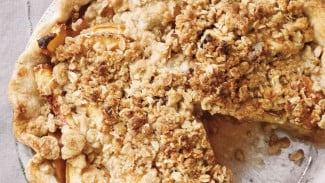 Menu yang Paling Cocok Untuk Acara Keluarga, Ikuti Cara Mudah Membuat Peach Crumble Pie Dijamin Ludes