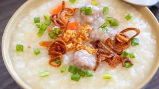 Lupa Masak Nasi Semalam? Ubah Sisa Beras Jadi Bubur Creamy ala Chef Profesional!