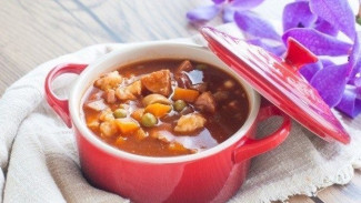 Resep Halal Sop Merah dari Chef  Rudy Choirudin Cocok Buat Muslim Saat Kumpul Keluarga