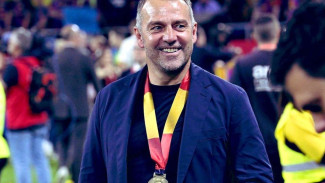 Bukan Lamine Yamal, Hansi Flick Sebut Pemain Ini Jadi Jantung Permainan Barcelona