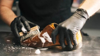 Cara Cuci Sepatu yang Benar Agar Warna Asli Tidak Luntur, Kinclong Seperti Baru