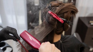 Kapan Waktu Terbaik untuk Catok Rambut? Ini 6 Kondisi yang Harus Kamu Perhatikan!