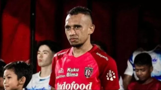 Irfan Jaya Buka Suara Soal Rumor CLBK ke Persebaya Surabaya