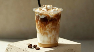 Efeknya Gak Main-Main! Kamu Wajib Tahu Kandungan Kafein di Es Kopi Gula Aren!