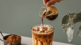 Penderita Diabetes Jangan Asal Ngopi! Fakta Es Kopi Gula Aren Bikin Kaget!