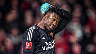 Update Transfer Manchester United, Setan Merah Prioritaskan Jual Andre Onana demi Emi Martinez?