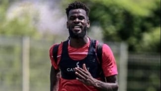 Bek Tengah Raksasa Tinggi Gabung Persib? Bobotoh Siap-Siap Gemetar!