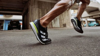 Rekomendasi Sepatu Running Berdasarkan Bentuk Kaki dan Gaya Lari