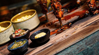 BACCHUS, Restoran dengan Desain Elegan dan Suasana Tropis yang Mengagumkan!