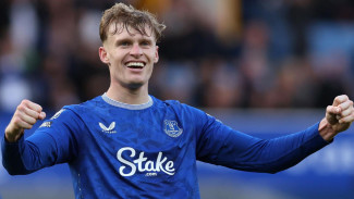 Jarrad Branthwaite Tegaskan Komitmen ke Everton, Manchester United dan Chelsea Gigit Jari