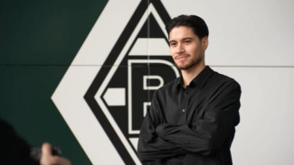 Latihan Perdana Kevin Diks Langsung Disambut Ko Itakura Pemain Timnas Jepang