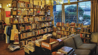 Kineruku Bandung, Destinasi Impian Pecinta Buku dan Kopi