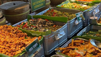 Banyak Gratisan nya, Inilah Tempat Makan Paling Enak di Bandung